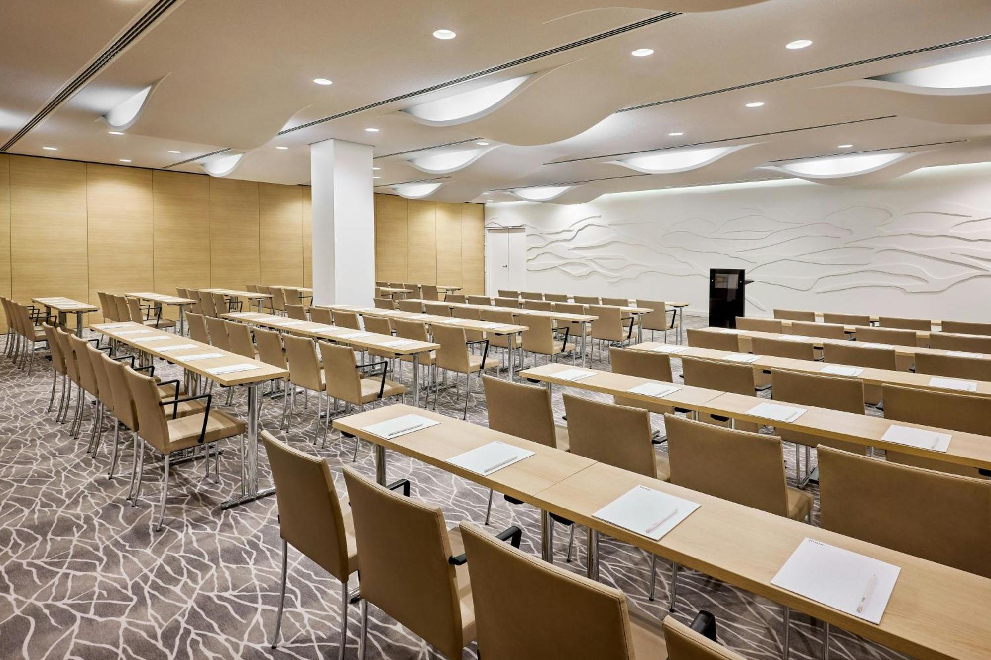 Hotel The Westin Hamburg Elbphilharmonie Exterior foto The meeting room of the European Economic and Social Committee