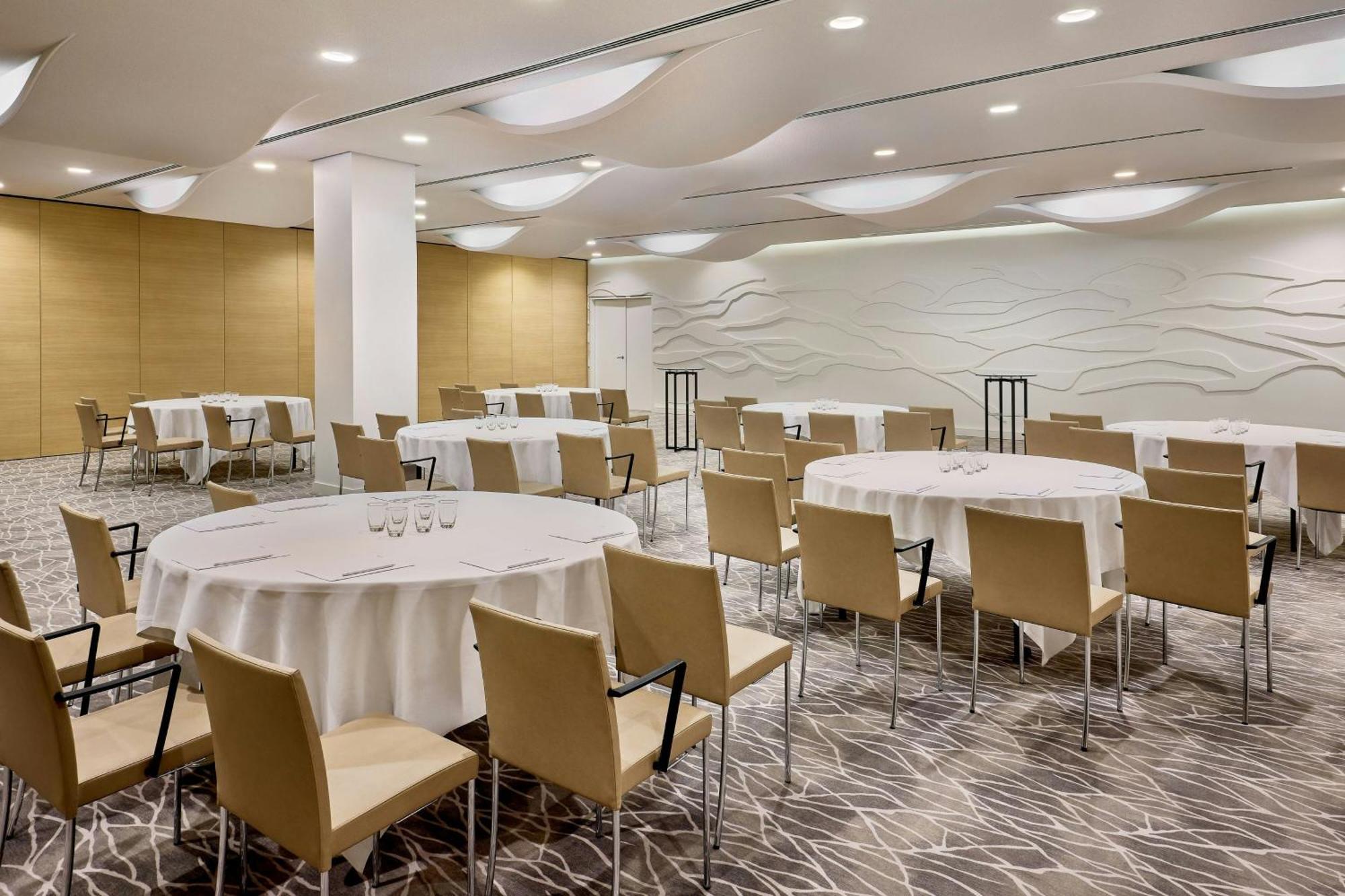 Hotel The Westin Hamburg Elbphilharmonie Exterior foto Meeting room