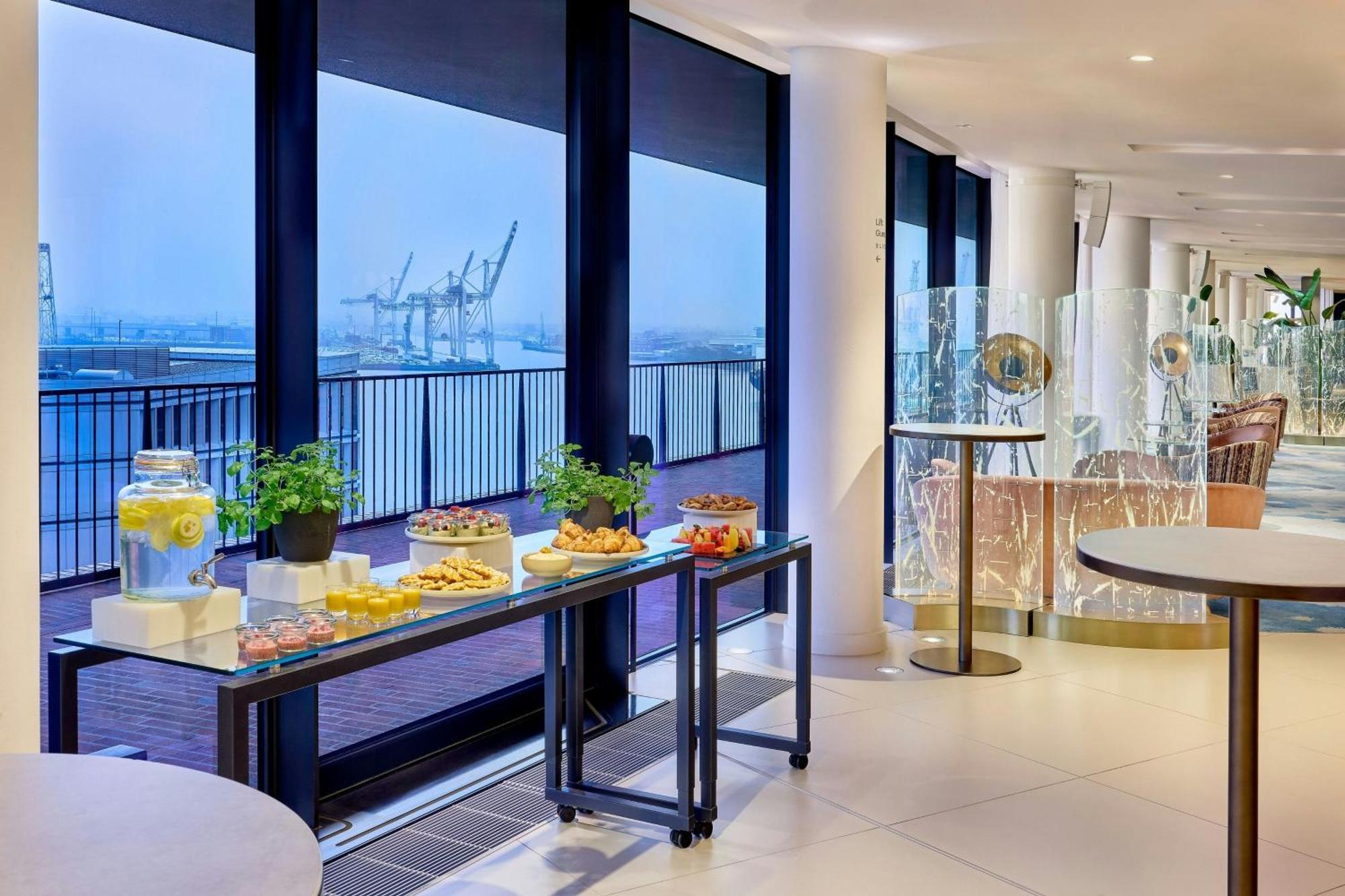 Hotel The Westin Hamburg Elbphilharmonie Exterior foto The Club at Frankfurt Airport