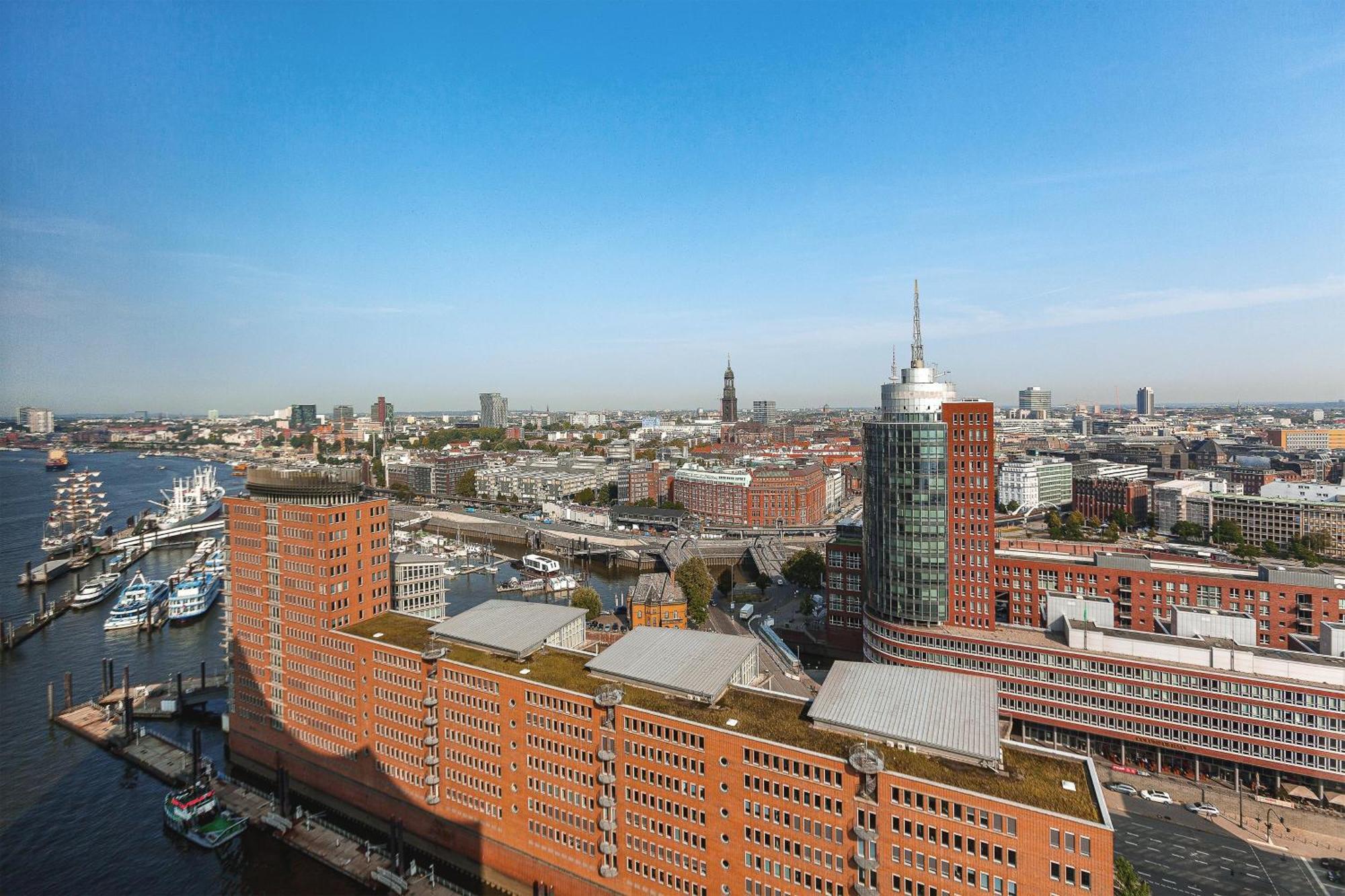 Hotel The Westin Hamburg Elbphilharmonie Exterior foto Aerial view of the Speicherstadt